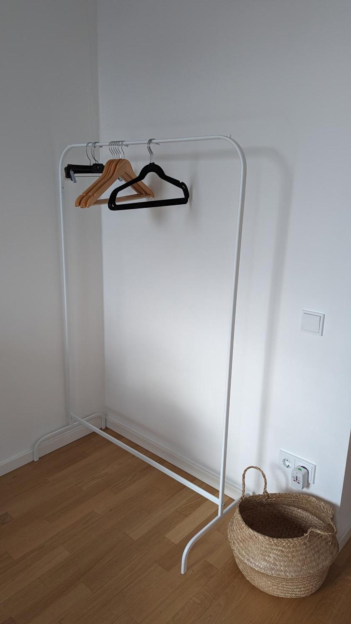 Either Private 2B2B Or Shared 1B1B, Luxury, Bright, Spacious Berlin Bilik gambar